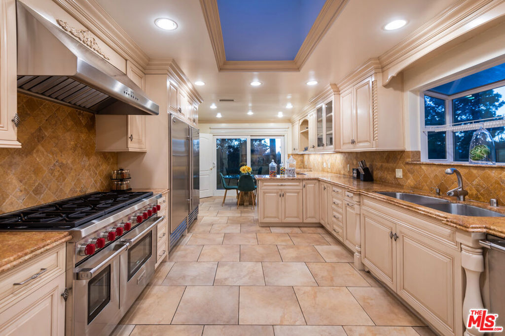 1915 Loma Vista Drive - Photo 13