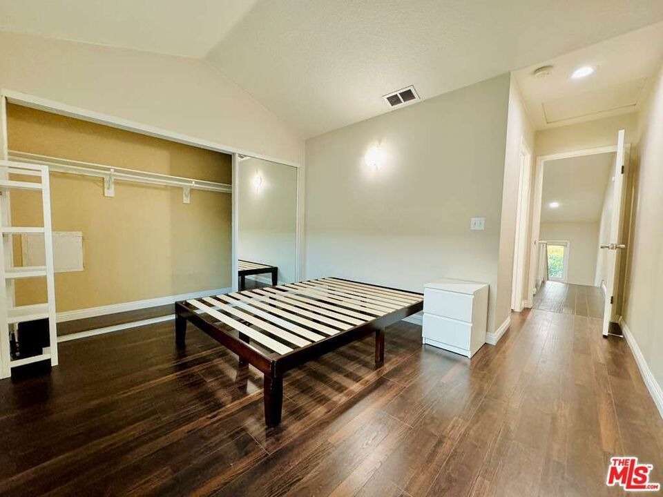 4001 W 165th Street - Photo 4