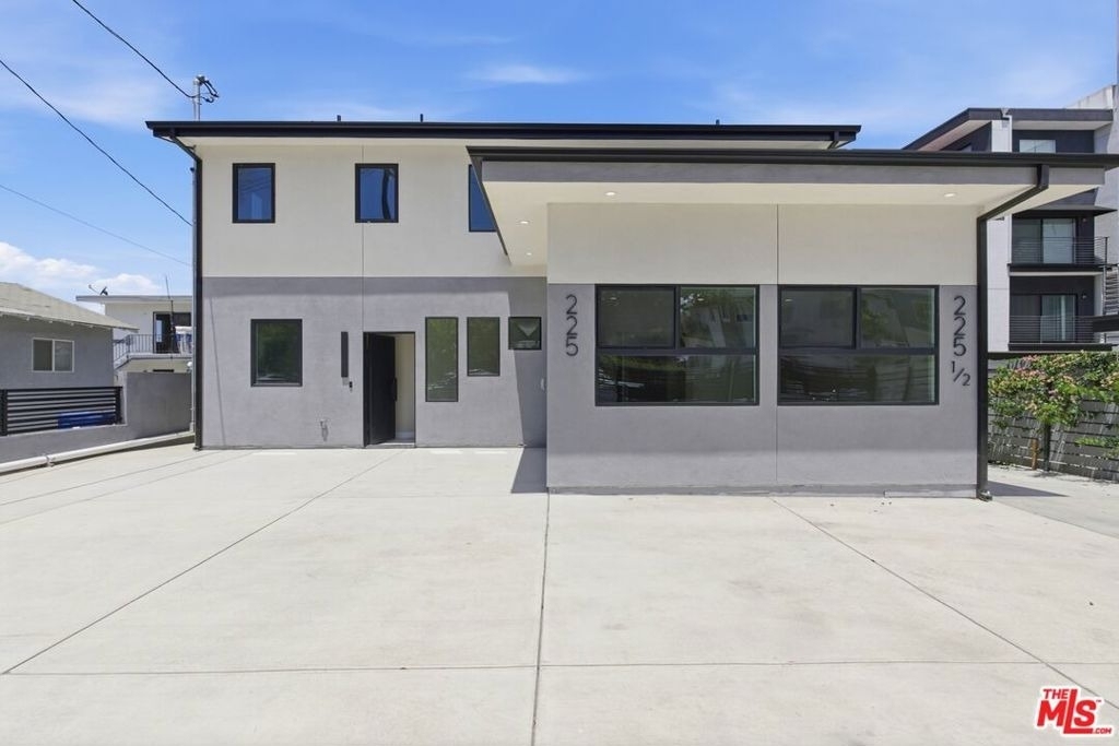 225 N Burlington Avenue - Photo 23