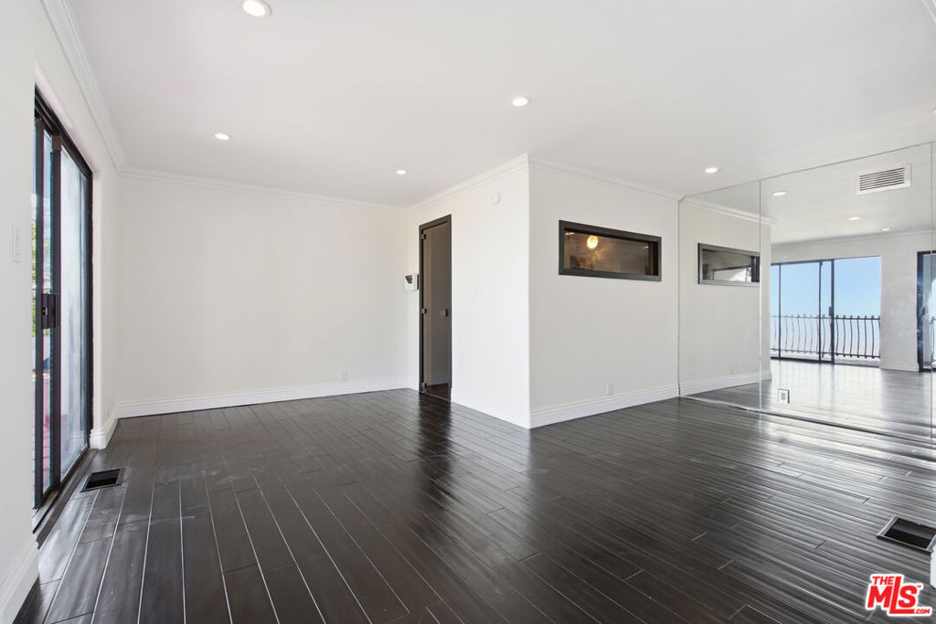 8908 Appian Way - Photo 39
