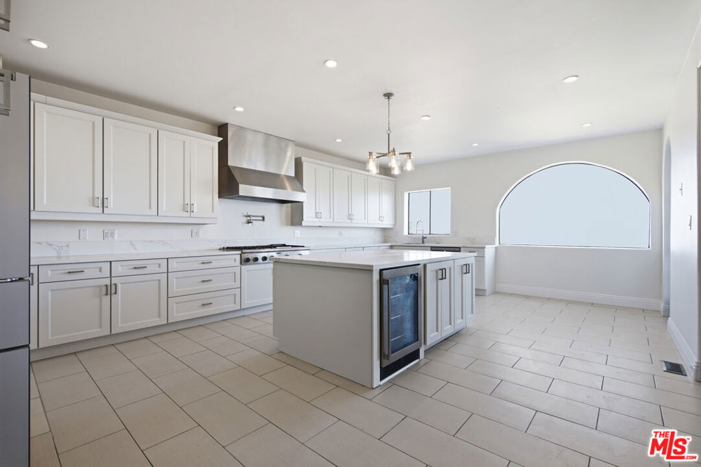 8908 Appian Way - Photo 15