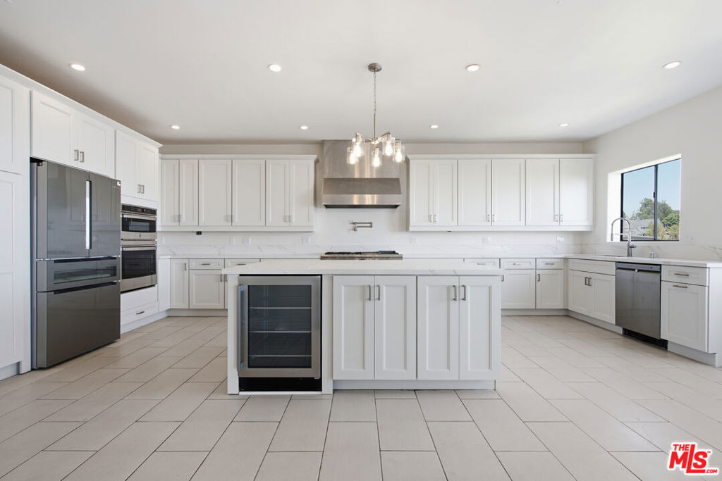 8908 Appian Way - Photo 14