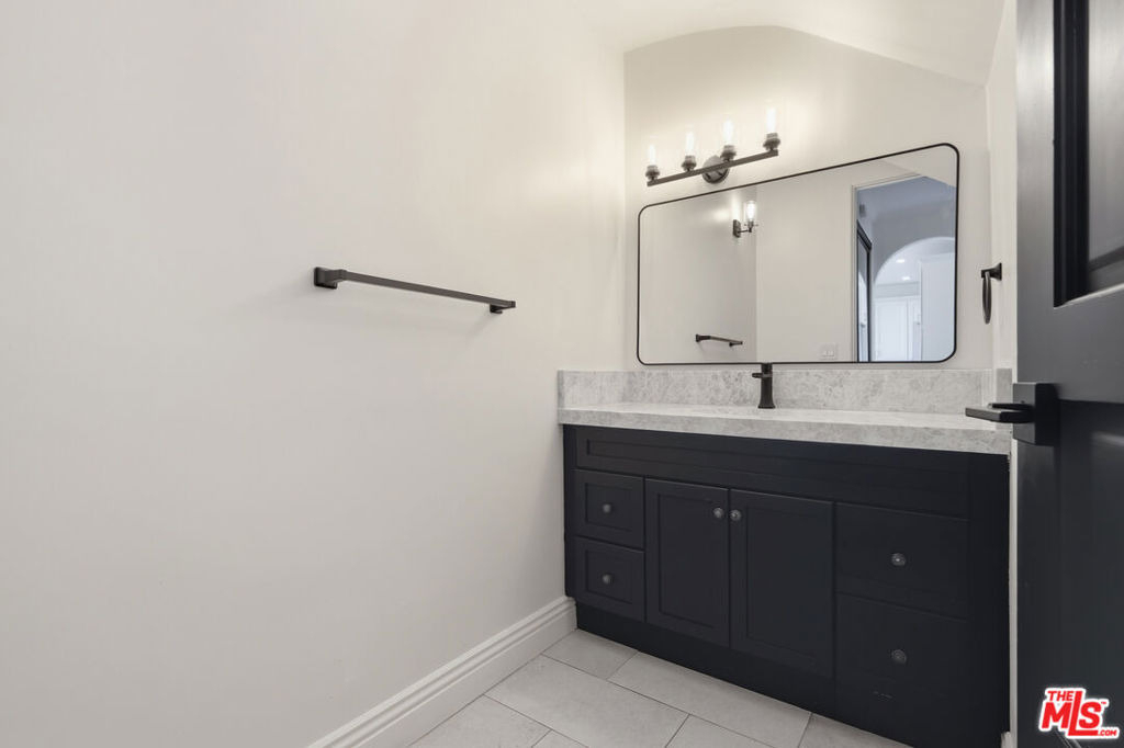 8908 Appian Way - Photo 18