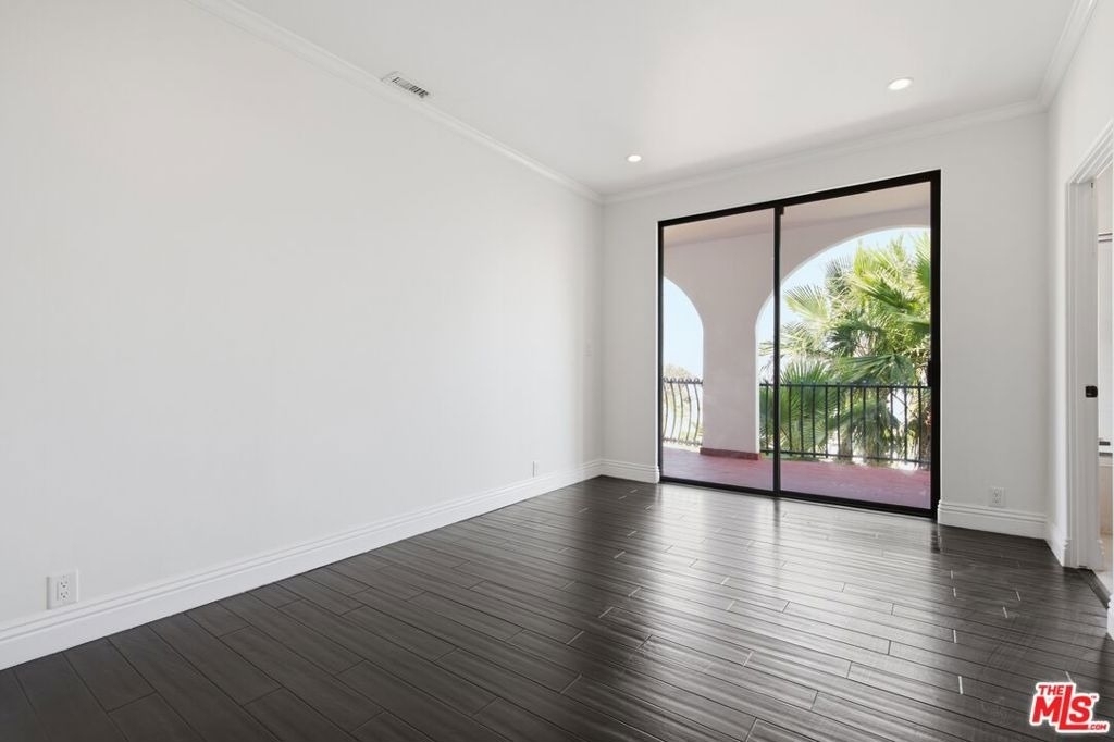 8908 Appian Way - Photo 31