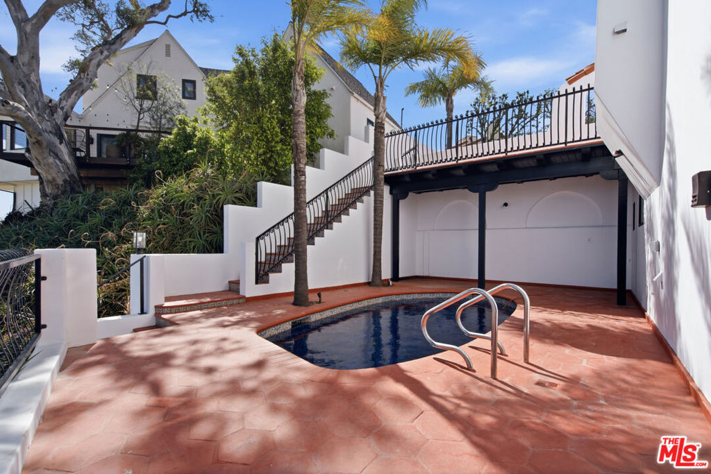 8908 Appian Way - Photo 46