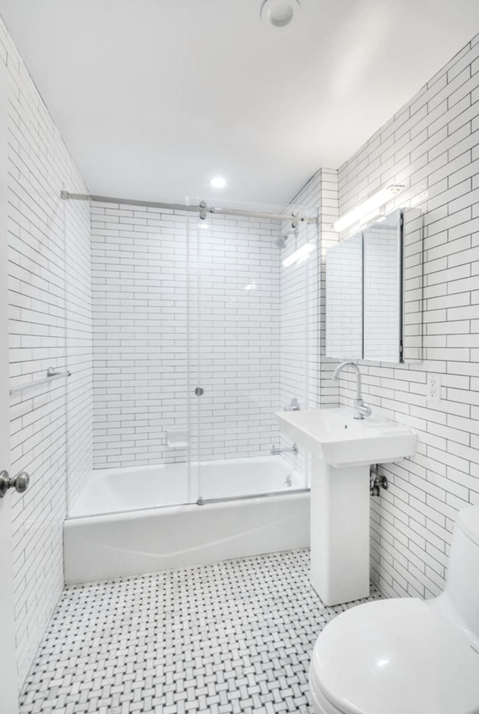 2nd Avenue - Photo 4
