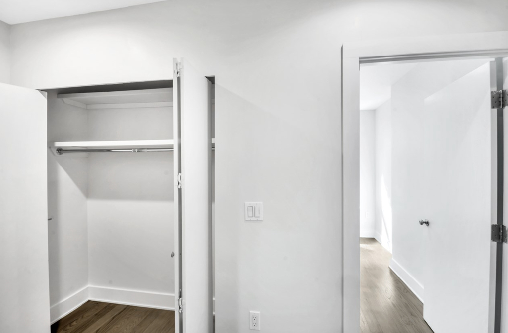 2nd Avenue - Photo 5