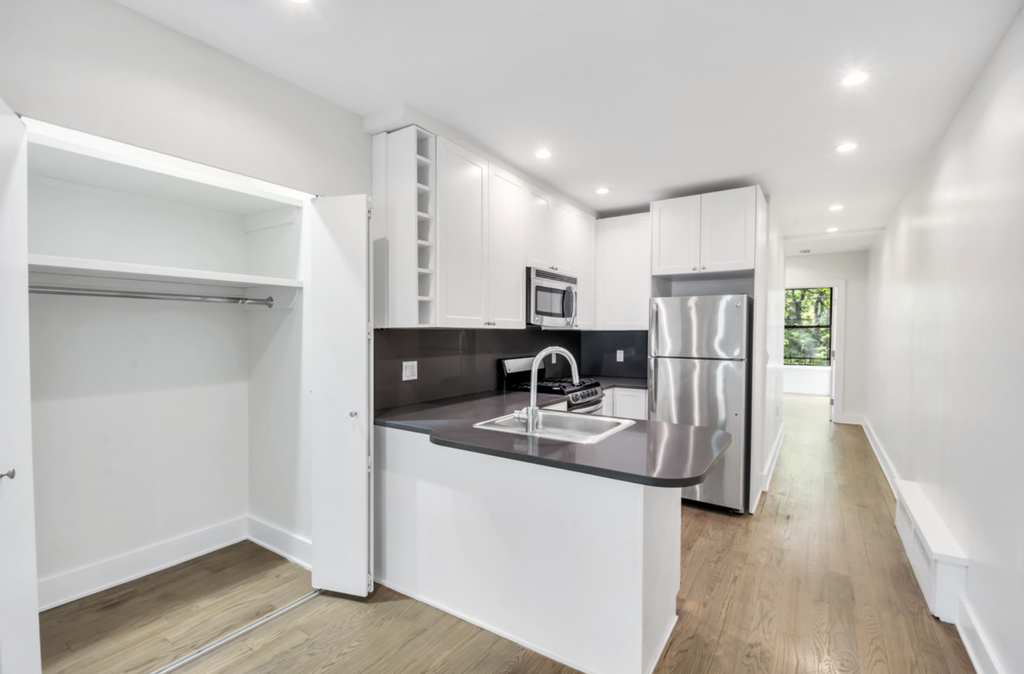2nd Avenue - Photo 1