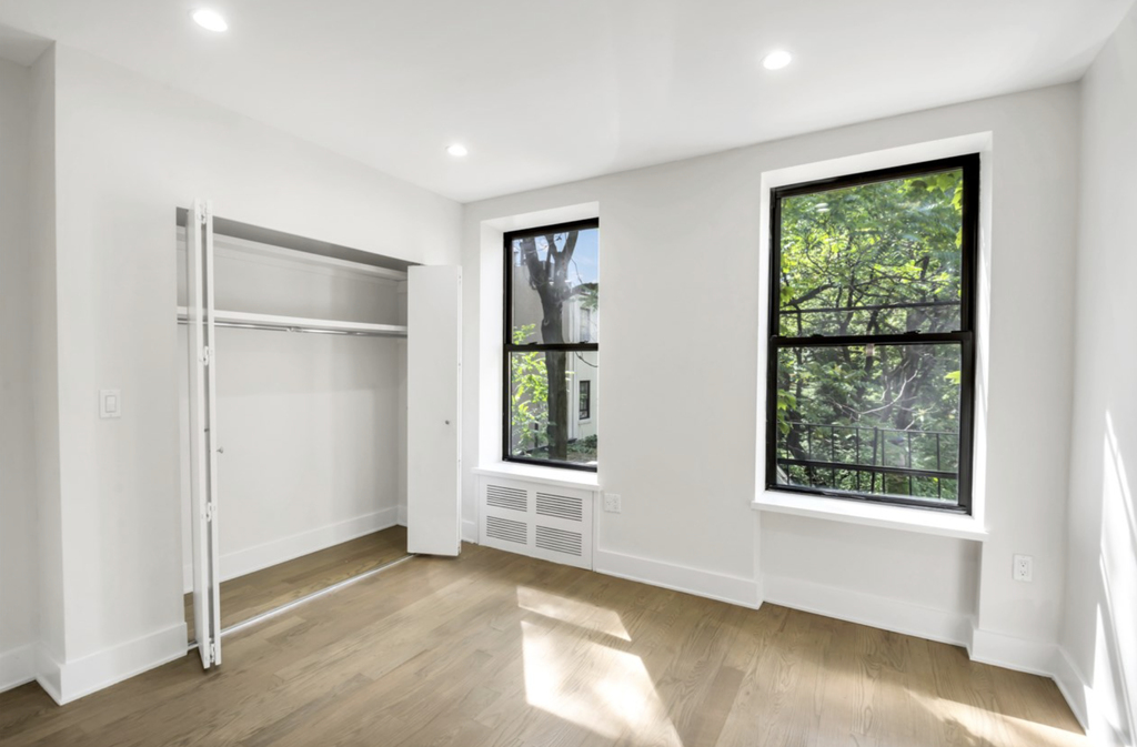 2nd Avenue - Photo 0