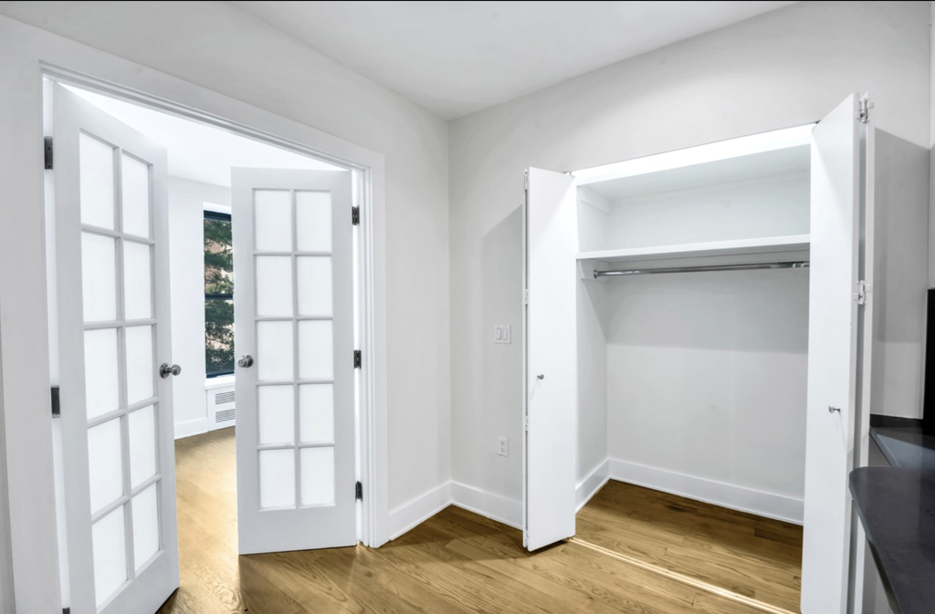 2nd Avenue - Photo 2