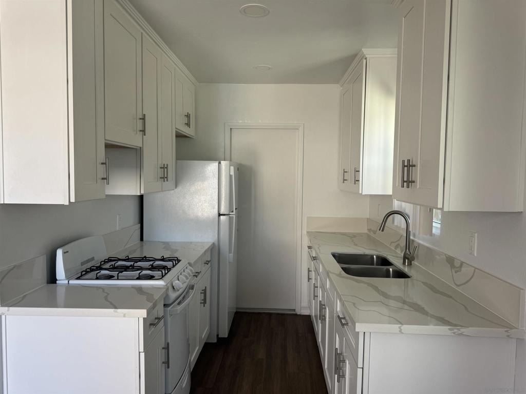 170 Garrett Ave. (1/2) - Photo 1