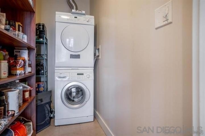 700 W E St - Photo 11