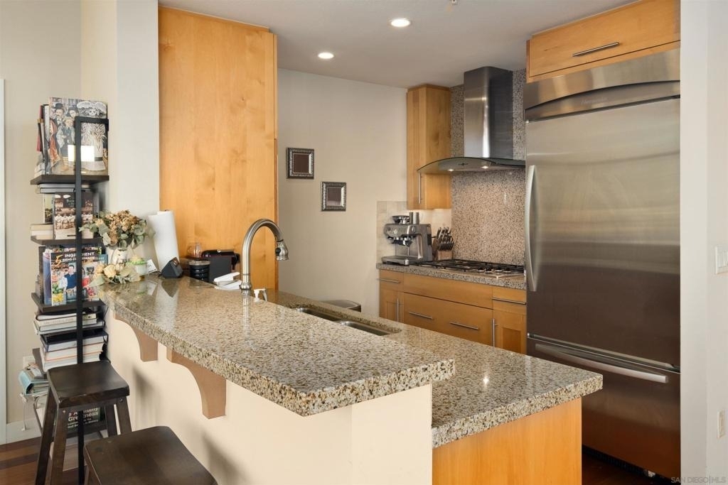 700 W E St - Photo 2