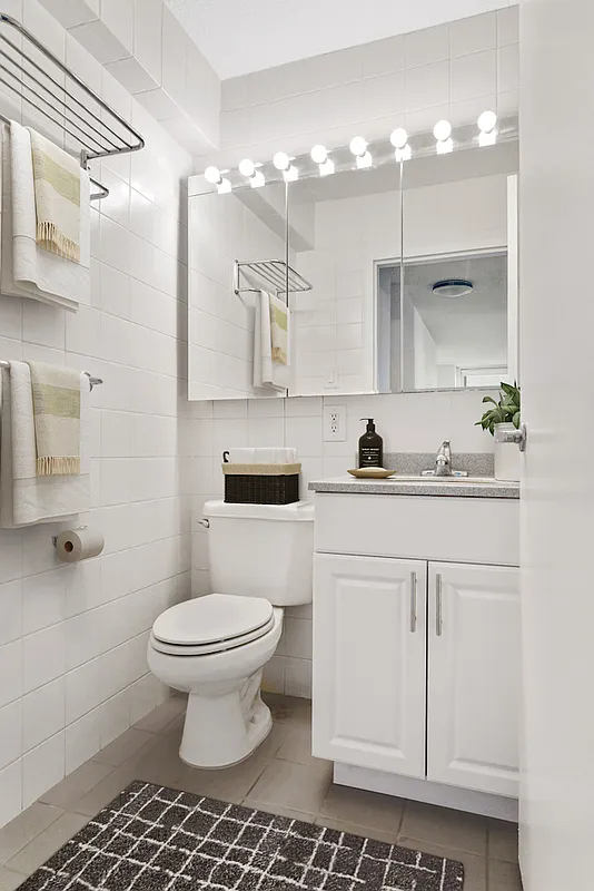 2nd Avenue - Photo 2
