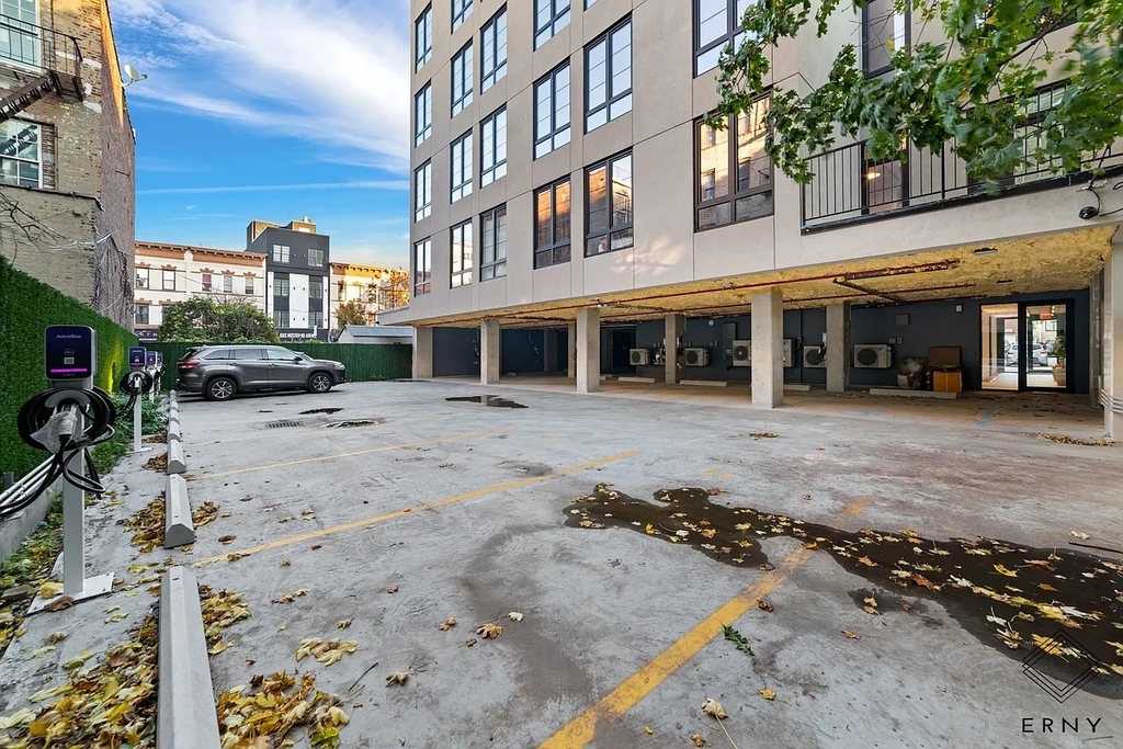 2913 Snyder Avenue - Photo 13