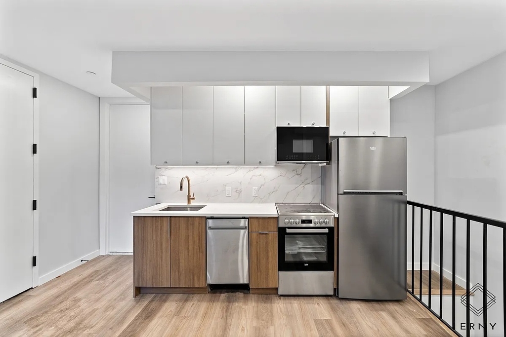 2913 Snyder Avenue - Photo 1