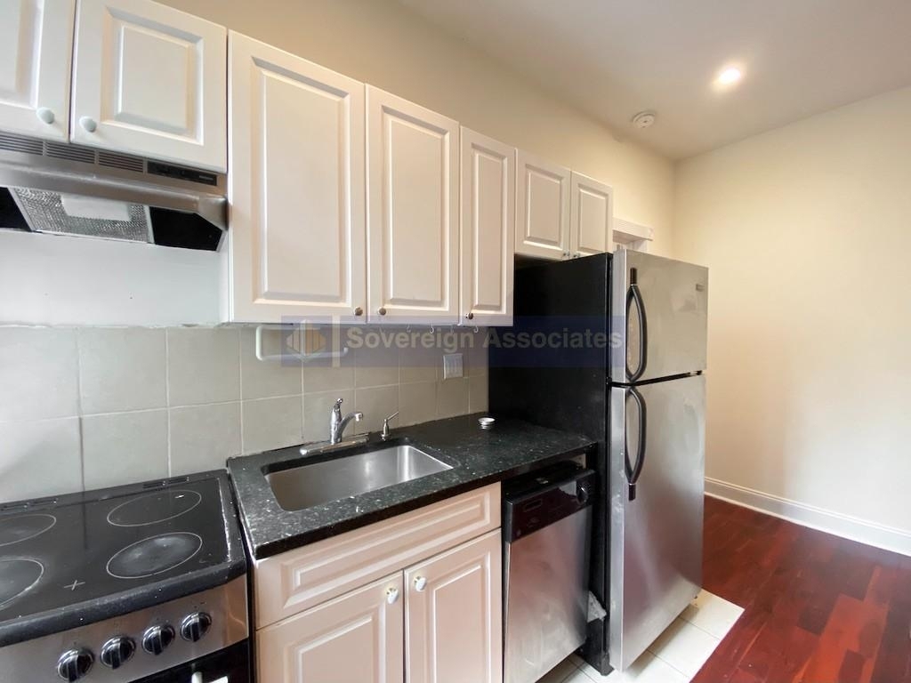 250 Fort Washington Avenue - Photo 2