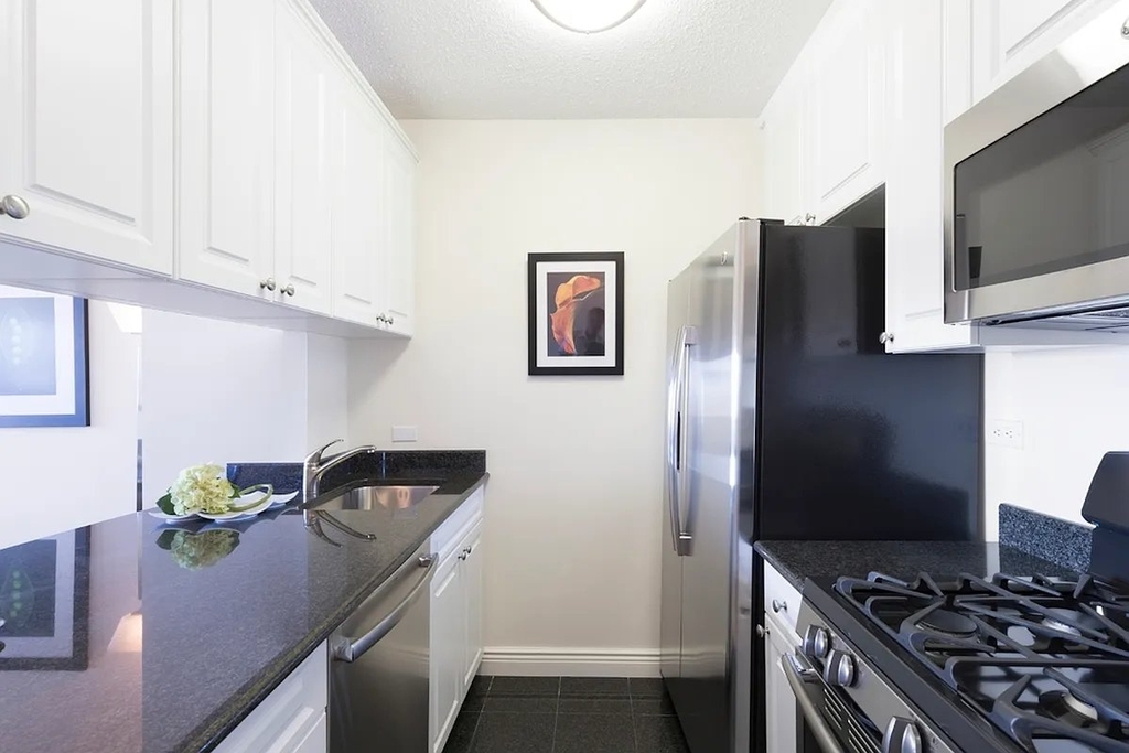 East 31st Street - Photo 0