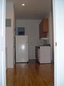 East 10th Street - Photo 3