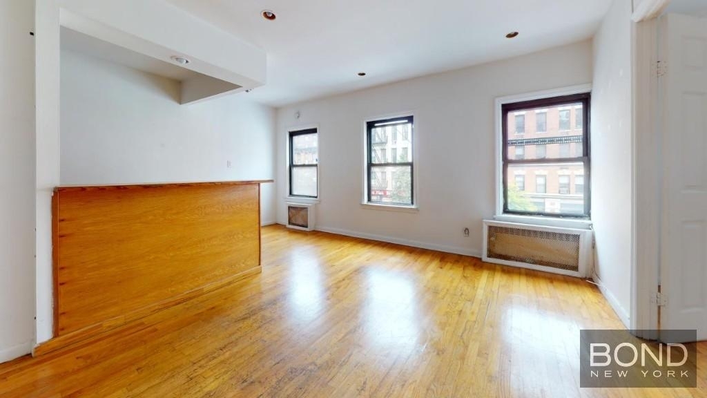 East 12th Street - Photo 11