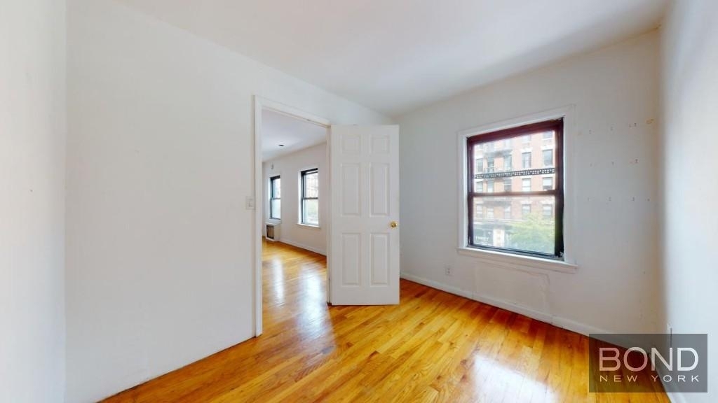 East 12th Street - Photo 9