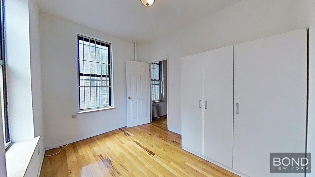 East 5th Street - Photo 12