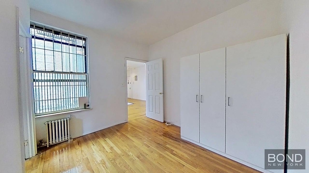 East 5th Street - Photo 3