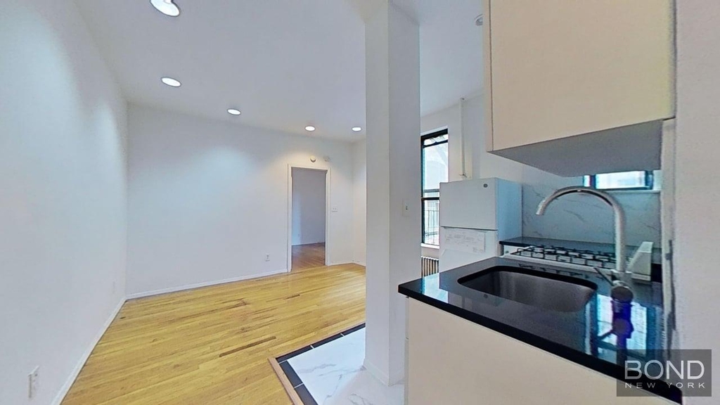 East 5th Street - Photo 5