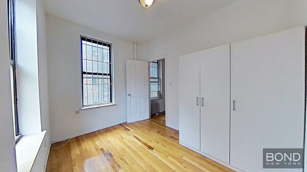 East 5th Street - Photo 4