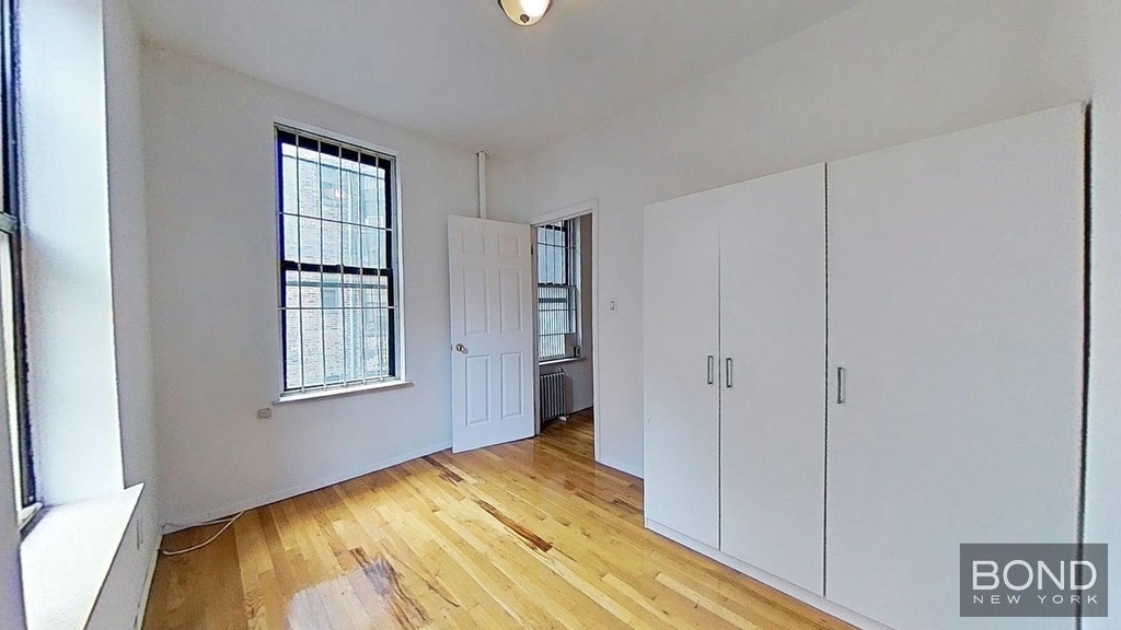 East 5th Street - Photo 8