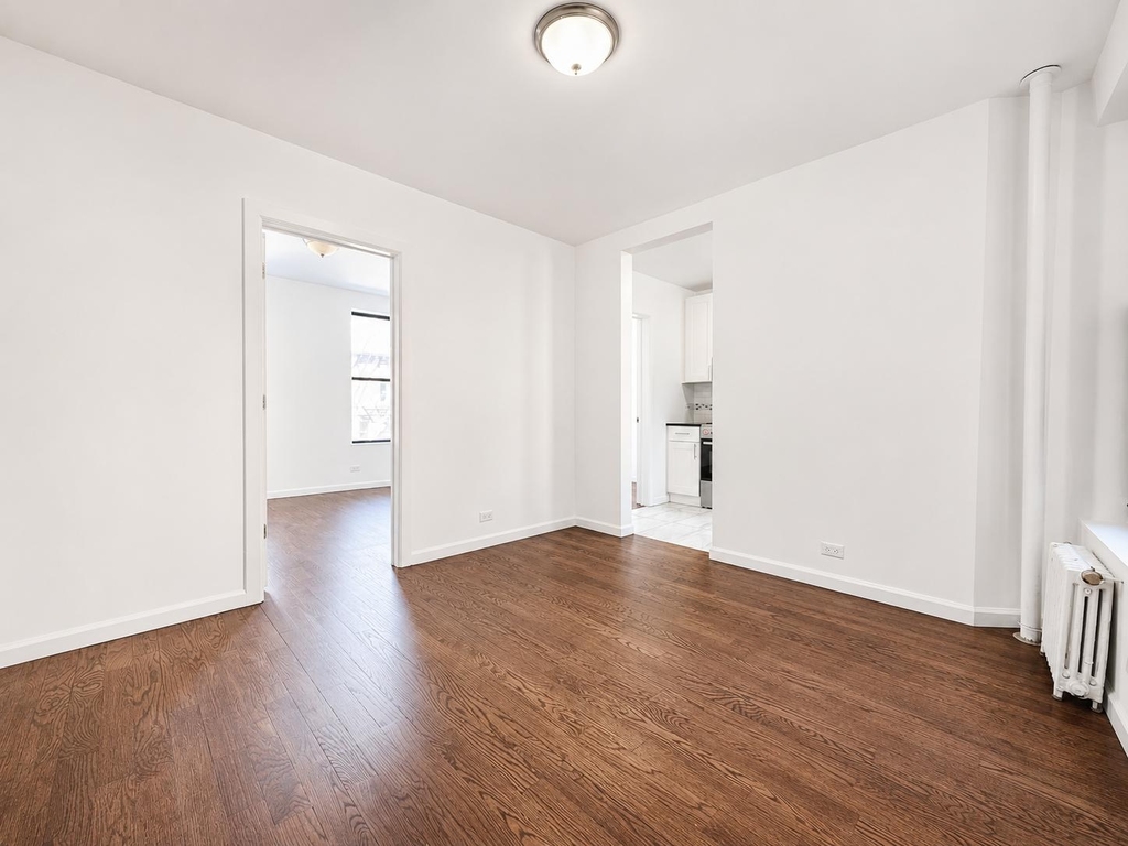 1270 First Avenue - Photo 3