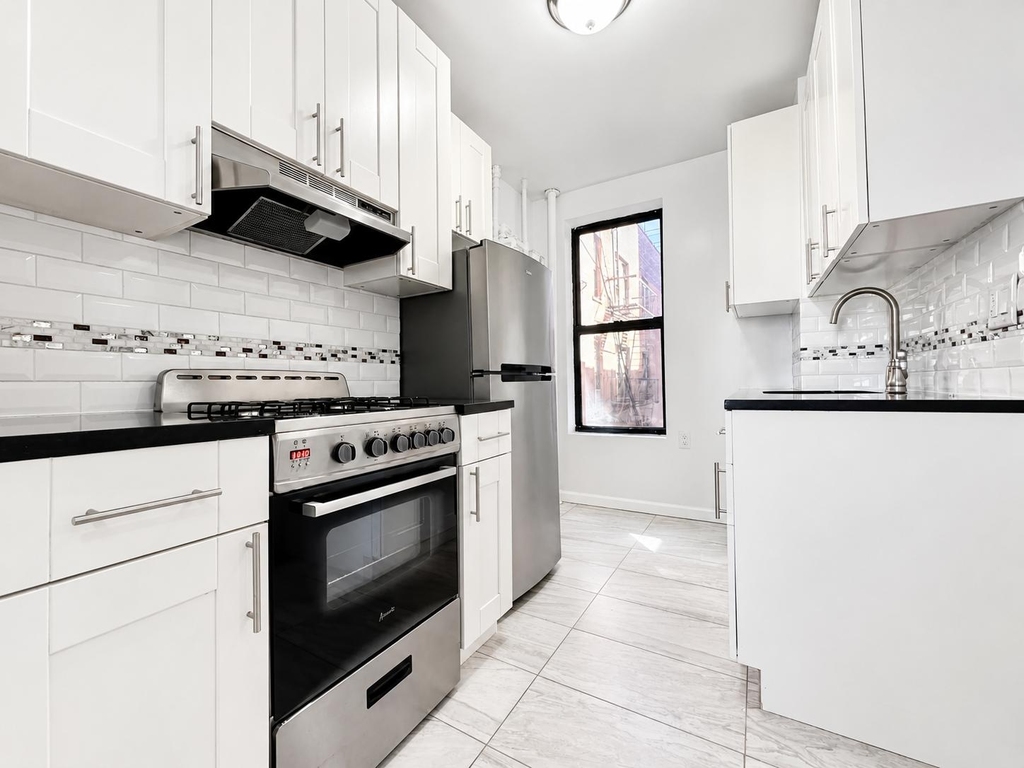1270 First Avenue - Photo 6