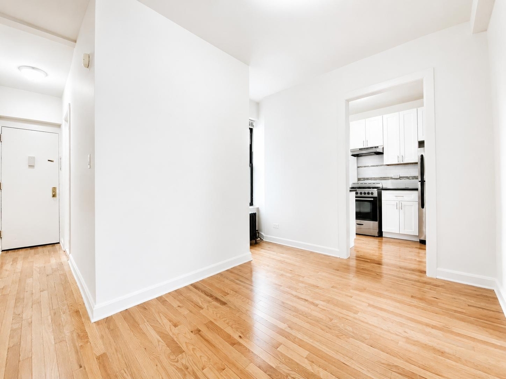 1270 First Avenue - Photo 3