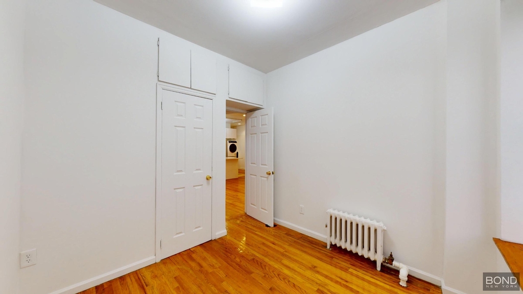Second Avenue - Photo 6