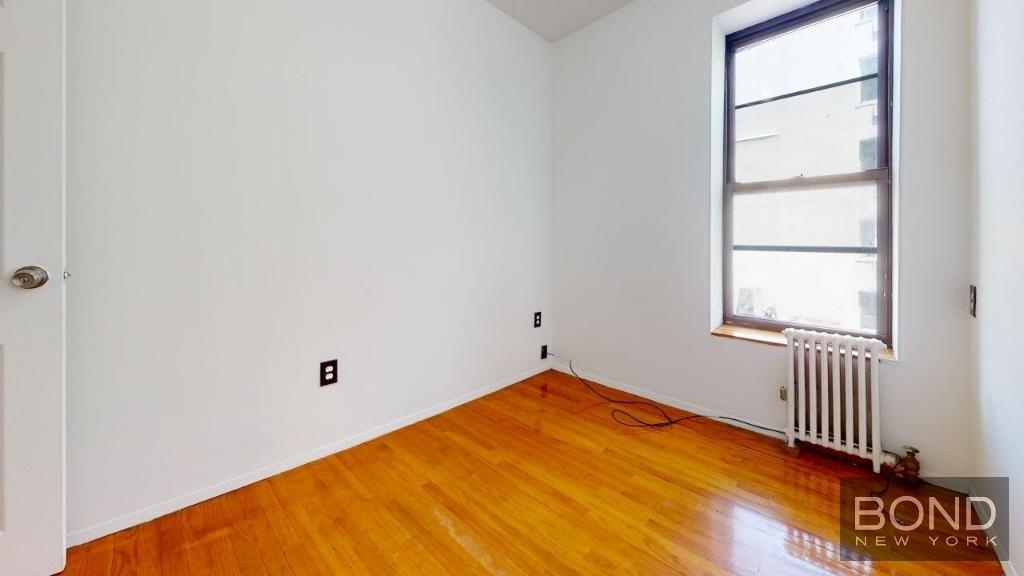 First Avenue - Photo 15