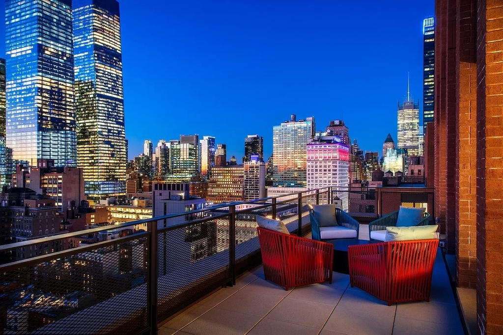 West 28th Street - Photo 11