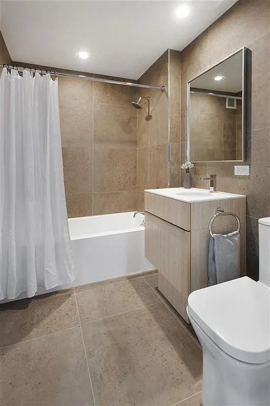 West 33rd Street - Photo 4