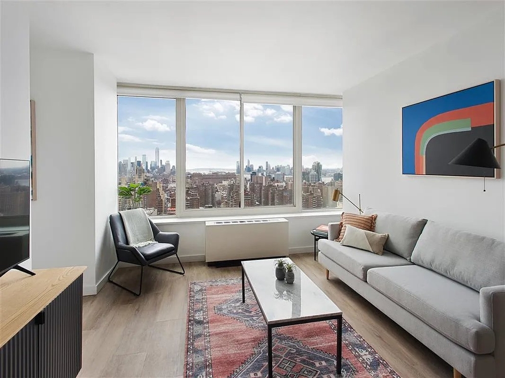 West 33rd Street - Photo 3