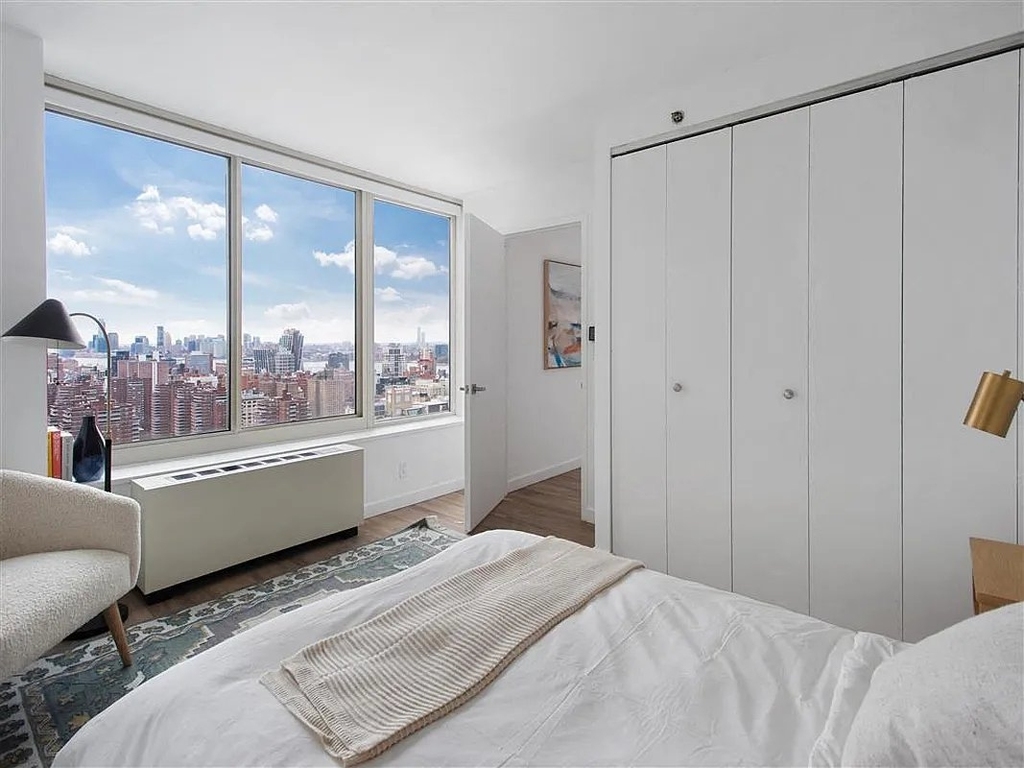 West 33rd Street - Photo 5