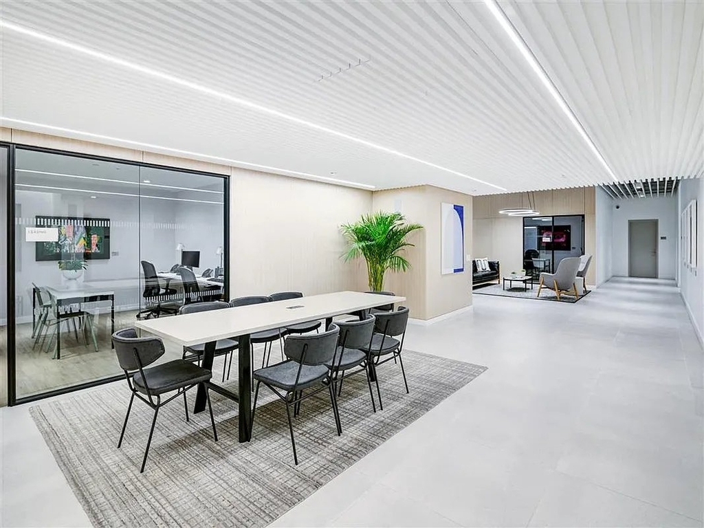 West 33rd Street - Photo 16