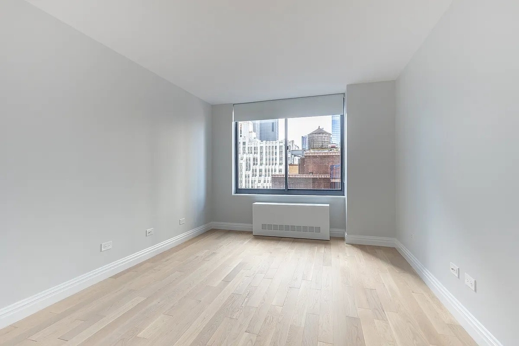 West 48th Street - Photo 6