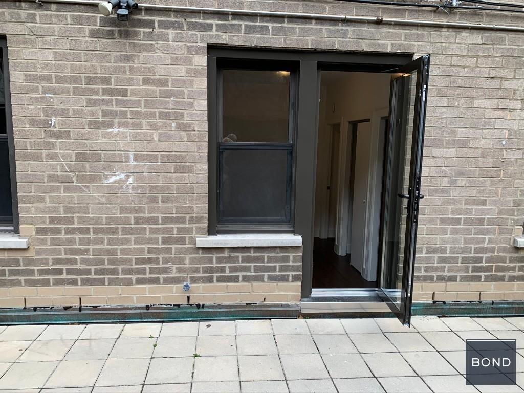 East 63rd Street - Photo 8
