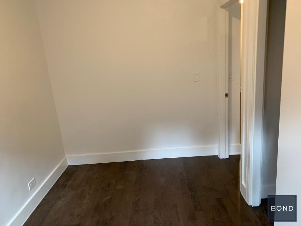 East 63rd Street - Photo 6