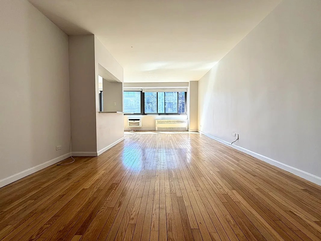 West 97th Street - Photo 7