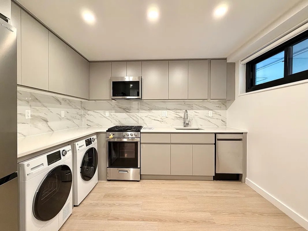 West 87th Street - Photo 9