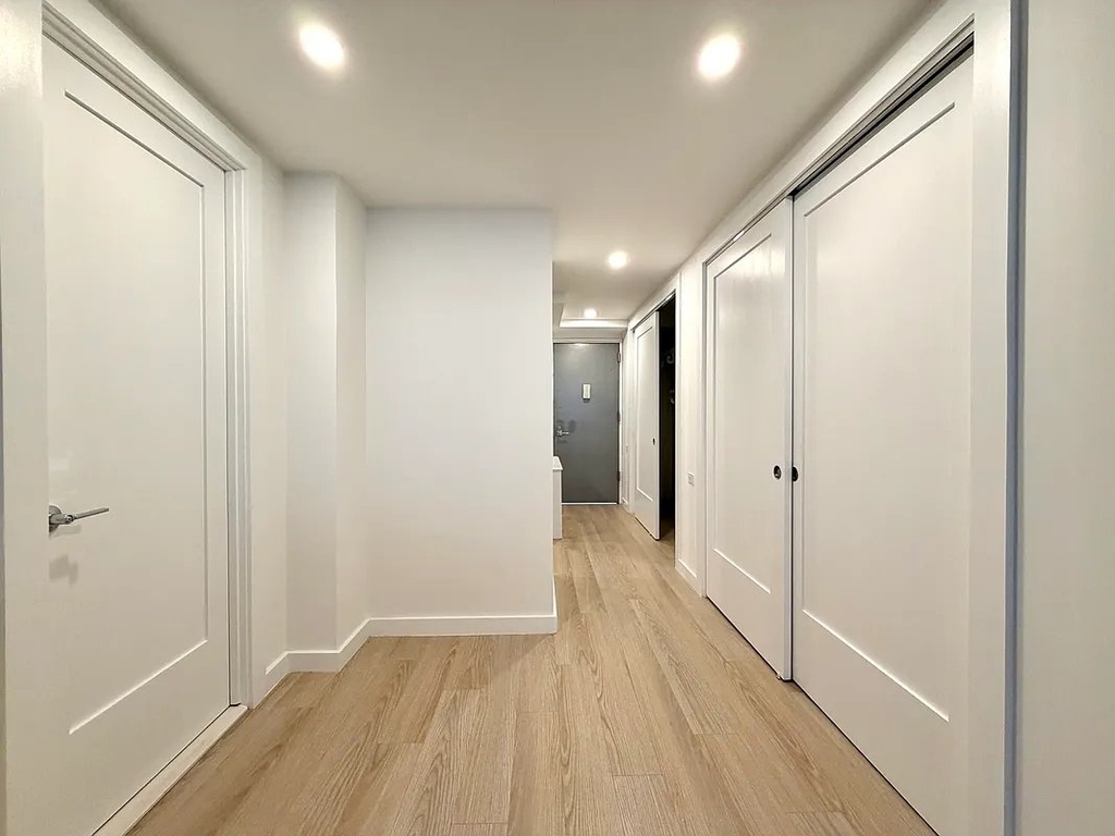 West 87th Street - Photo 8