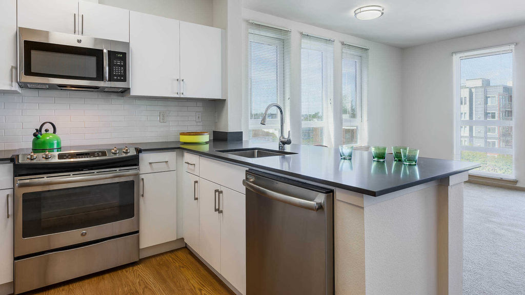 130 Harvard Avenue East - Photo 3