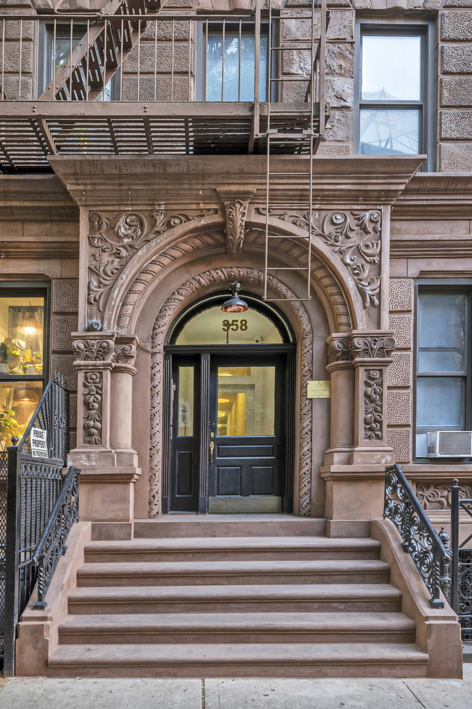 West 45th Street - Photo 6