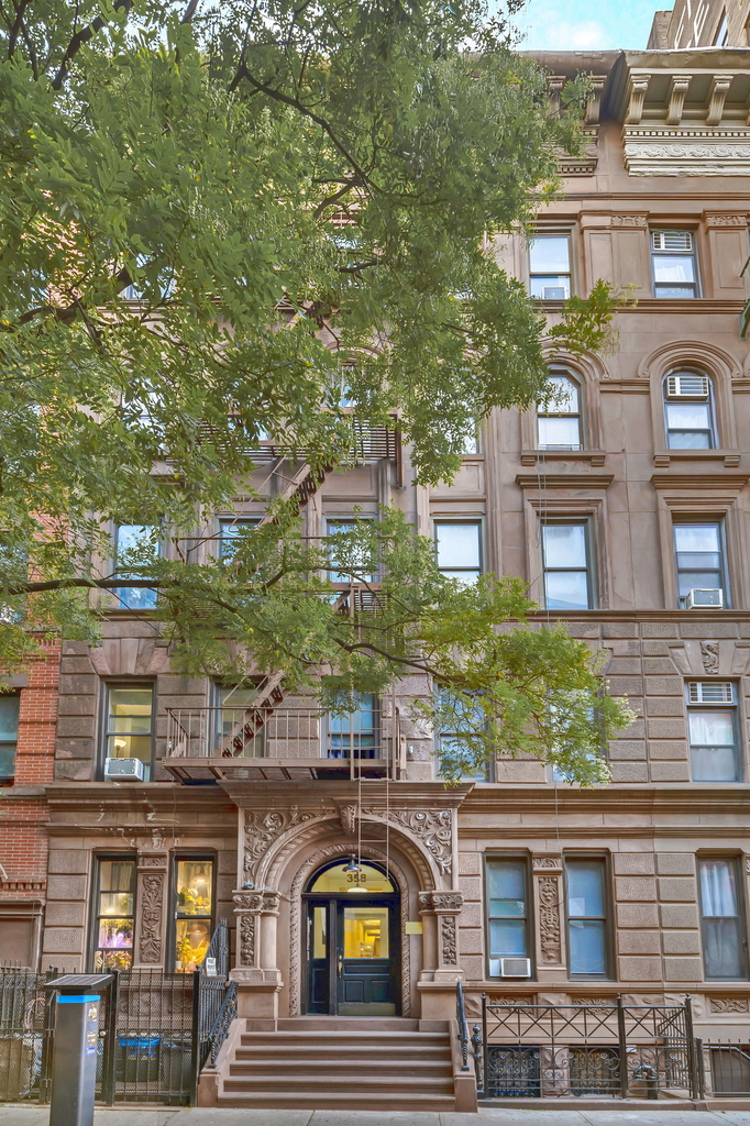 West 45th Street - Photo 7