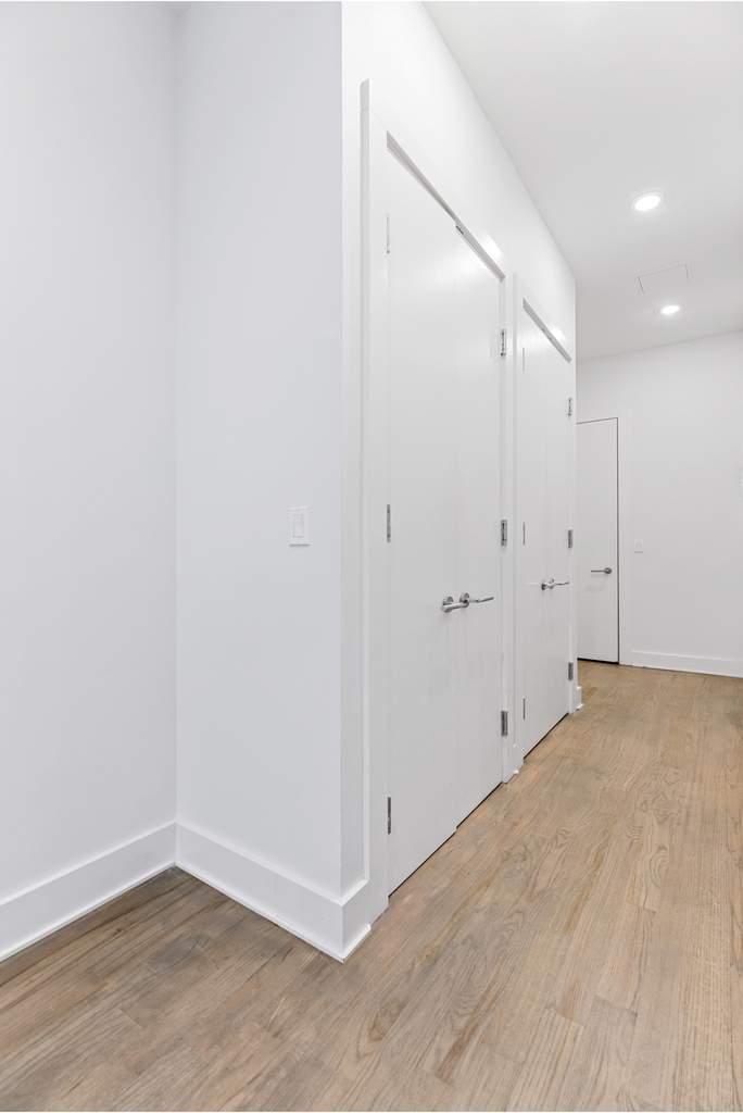 Madison Avenue - Photo 3
